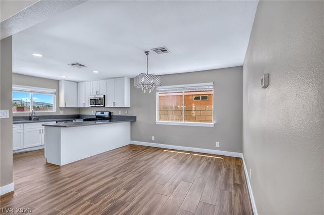 490 Searchlight Drive, Las Vegas, NV 89110
