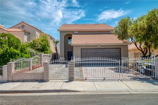 490 Searchlight Drive, Las Vegas, NV 89110