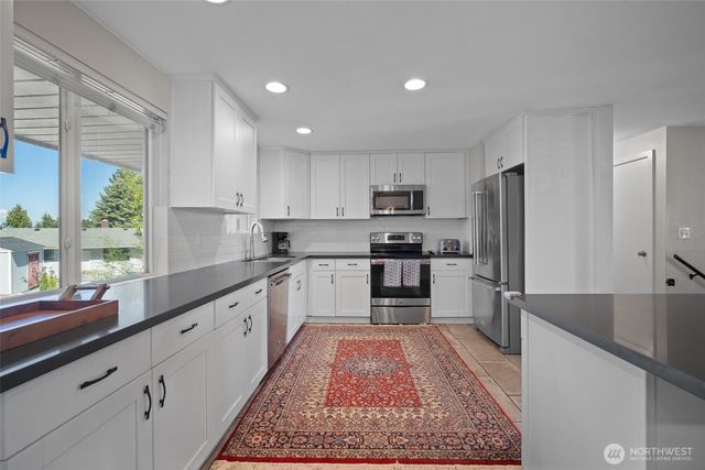913 92nd Street SE, Everett, WA 98208