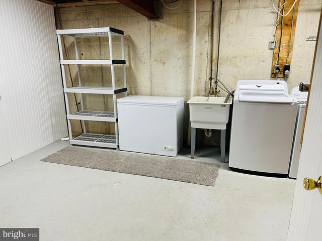 10028 MAPLE LEAF DR, Gaithersburg, MD 20886