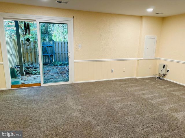 10028 MAPLE LEAF DR, Gaithersburg, MD 20886