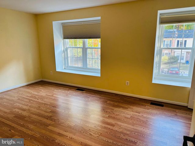 10028 MAPLE LEAF DR, Gaithersburg, MD 20886