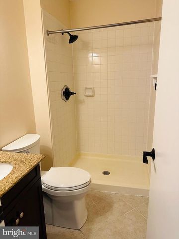 10028 MAPLE LEAF DR, Gaithersburg, MD 20886