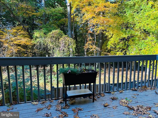 10028 MAPLE LEAF DR, Gaithersburg, MD 20886