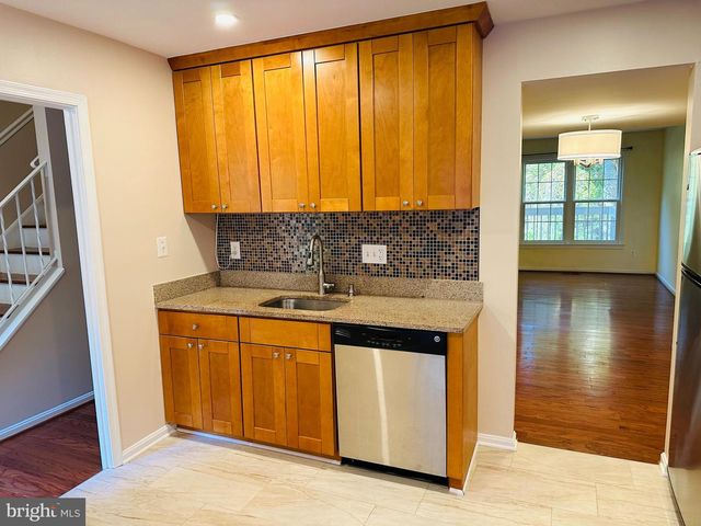 10028 MAPLE LEAF DR, Gaithersburg, MD 20886