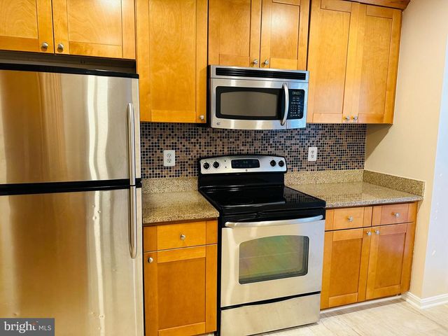 10028 MAPLE LEAF DR, Gaithersburg, MD 20886