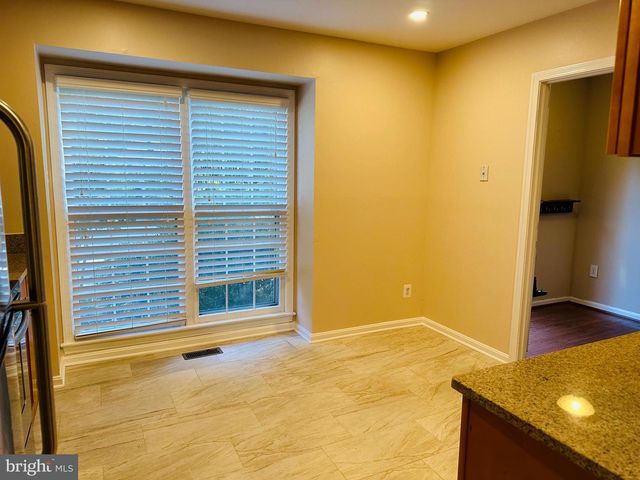 10028 MAPLE LEAF DR, Gaithersburg, MD 20886