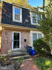 10028 MAPLE LEAF DR, Gaithersburg, MD 20886