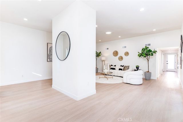 26 Seton, Irvine, CA 92612