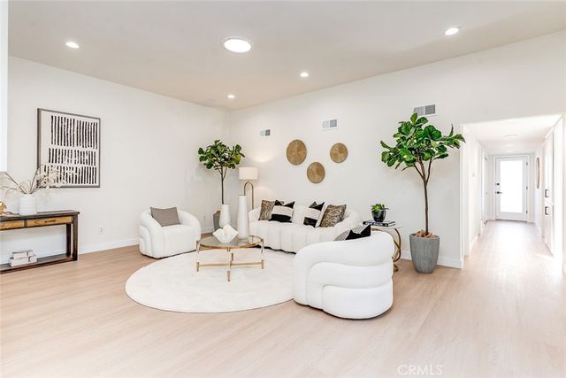26 Seton, Irvine, CA 92612