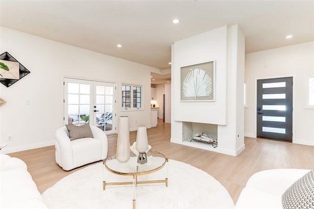 26 Seton, Irvine, CA 92612