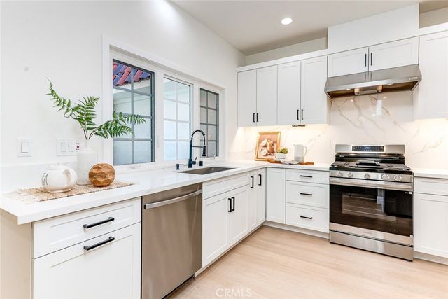 26 Seton, Irvine, CA 92612