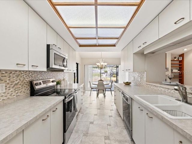 607 WATERFORD CIRCLE E, Tarpon Springs, FL 34688