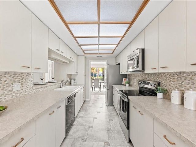 607 WATERFORD CIRCLE E, Tarpon Springs, FL 34688