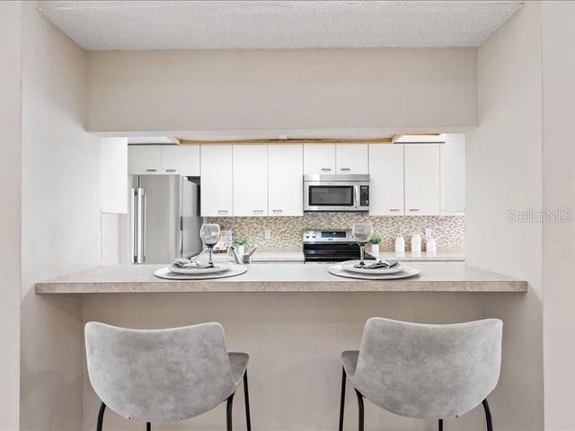 607 WATERFORD CIRCLE E, Tarpon Springs, FL 34688