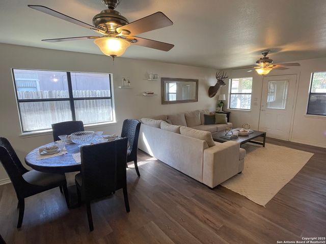 1408 33rd Street, Hondo, TX 78861