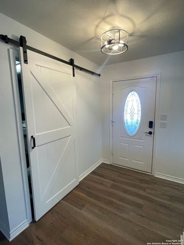 1408 33rd Street, Hondo, TX 78861