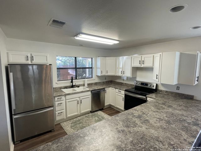 1408 33rd Street, Hondo, TX 78861