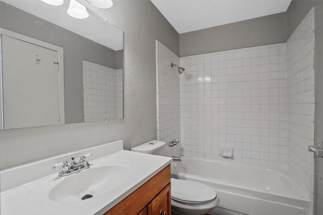 2156 Fleur De Lis Court, Arlington, TX 76012