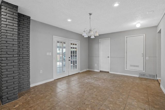 2156 Fleur De Lis Court, Arlington, TX 76012