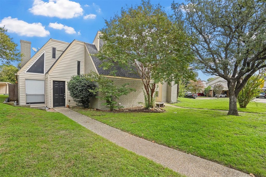 2156 Fleur De Lis Court, Arlington, TX 76012