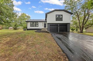 10515 W 170th Terrace, Overland Park, KS 66221