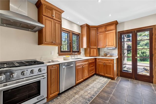 956 South Lincoln Road, Perinton, NY 14445