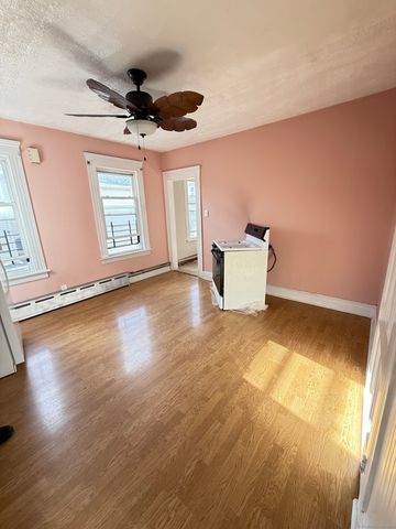 352 French Street, Bridgeport, CT 06606