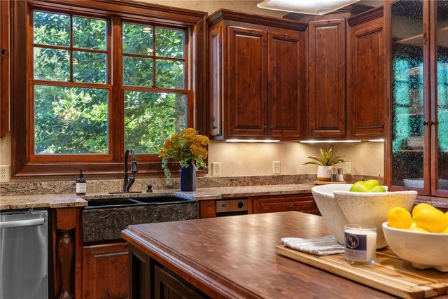 264 Featherstone Drive, Sunset, SC 29685