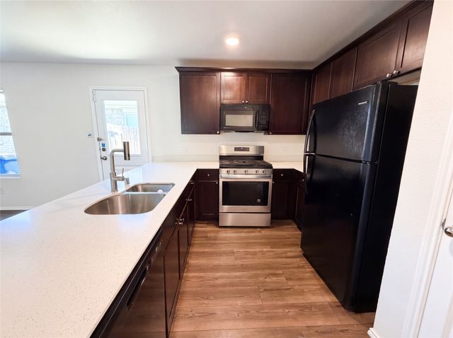 2214 Nightgrove Circle, Crandall, TX 75114