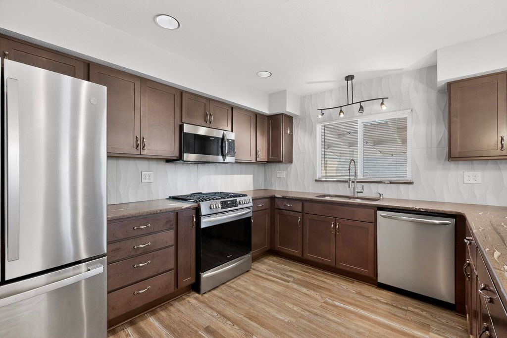 Image 11 of property listing at 3804 Big Bend Road NE, Albuquerque, NM 87111