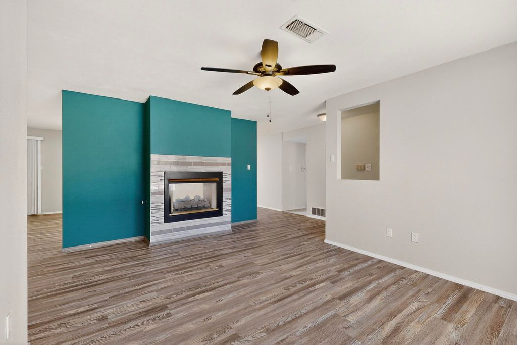 Image 13 of property listing at 3804 Big Bend Road NE, Albuquerque, NM 87111