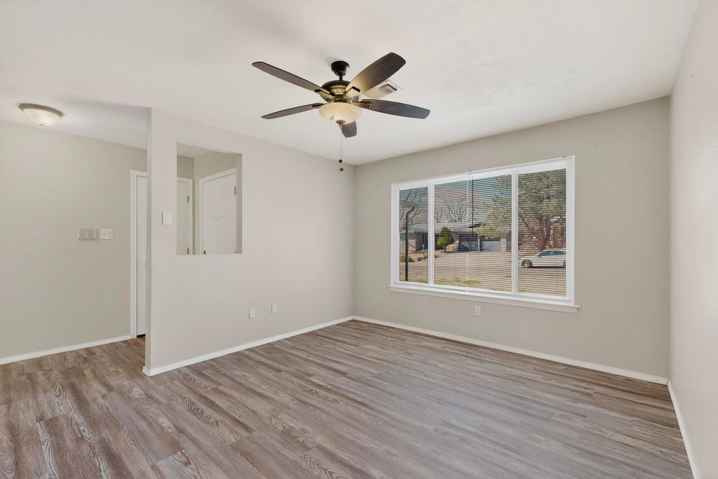 Image 16 of property listing at 3804 Big Bend Road NE, Albuquerque, NM 87111