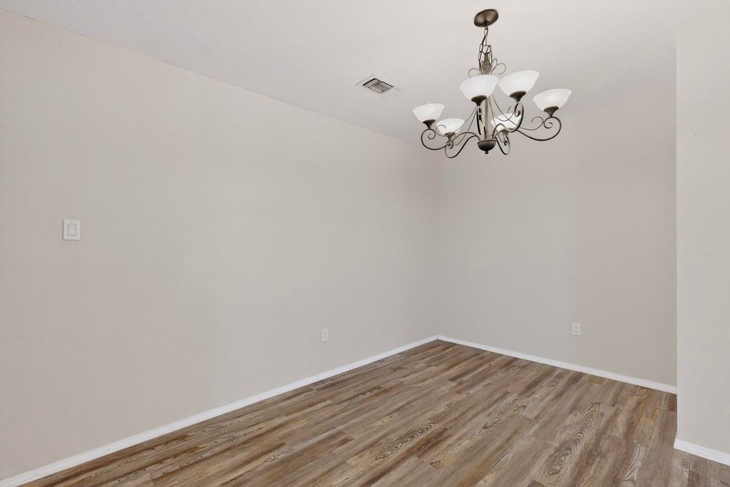 Image 17 of property listing at 3804 Big Bend Road NE, Albuquerque, NM 87111