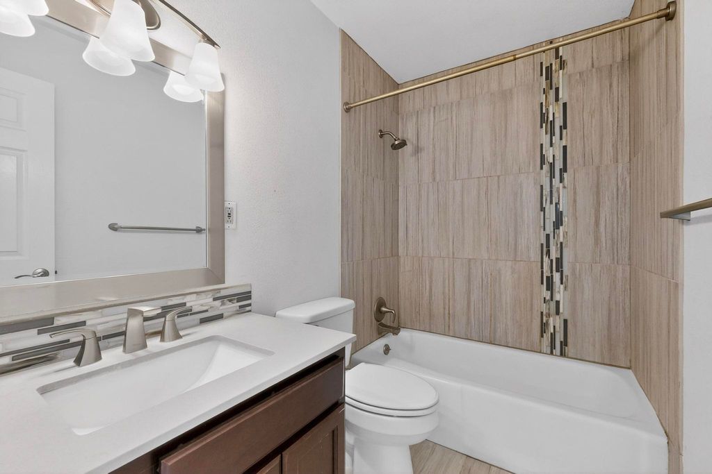 Image 27 of property listing at 3804 Big Bend Road NE, Albuquerque, NM 87111