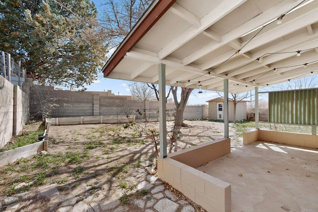Image 30 of property listing at 3804 Big Bend Road NE, Albuquerque, NM 87111