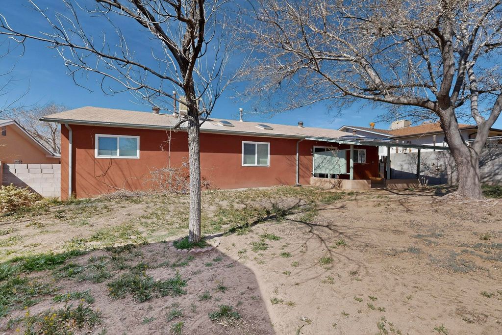 Image 33 of property listing at 3804 Big Bend Road NE, Albuquerque, NM 87111