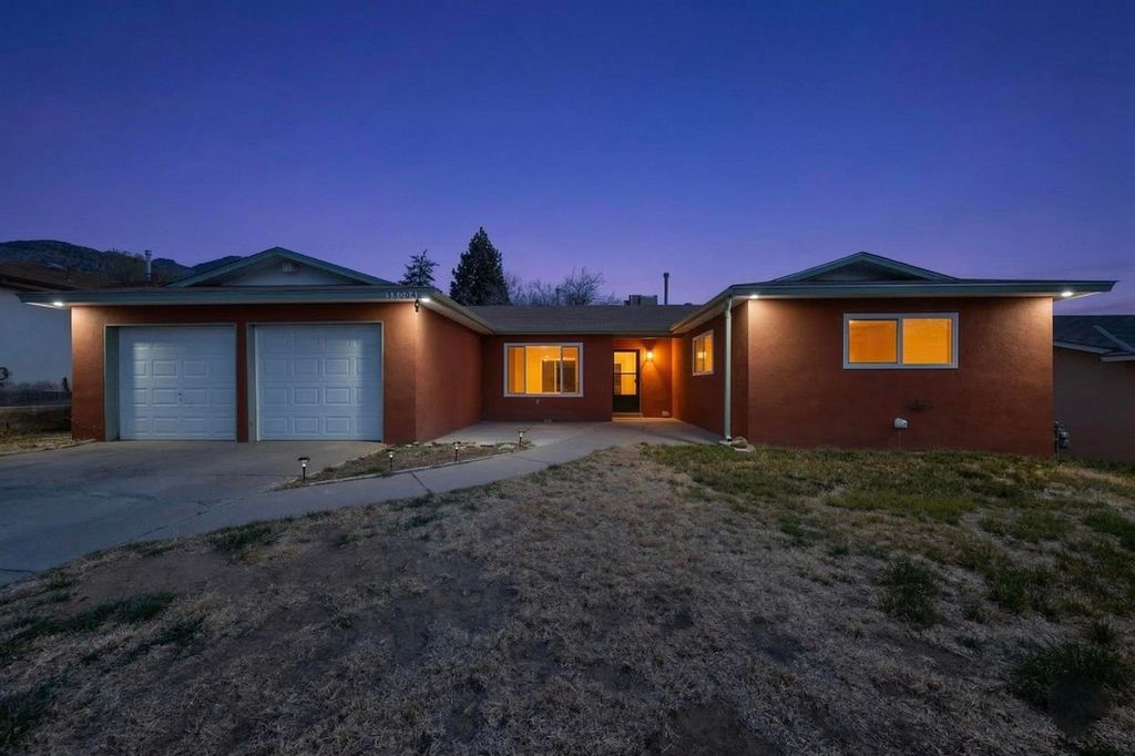 Image 34 of property listing at 3804 Big Bend Road NE, Albuquerque, NM 87111