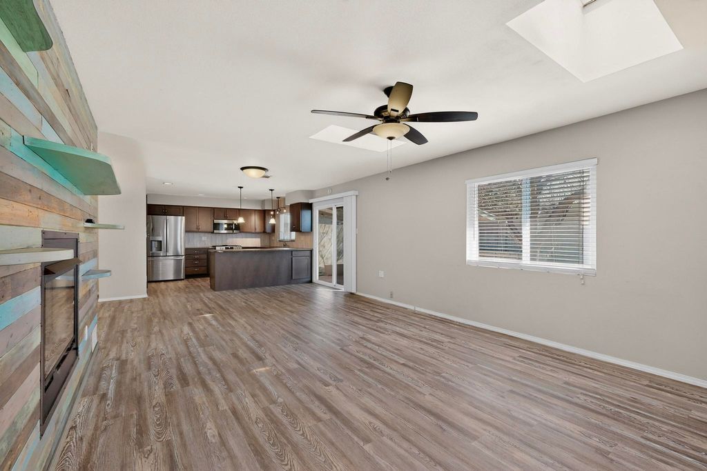 Image 7 of property listing at 3804 Big Bend Road NE, Albuquerque, NM 87111