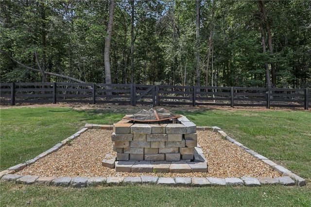189 Oak Forest Drive, Dawsonville, GA 30534