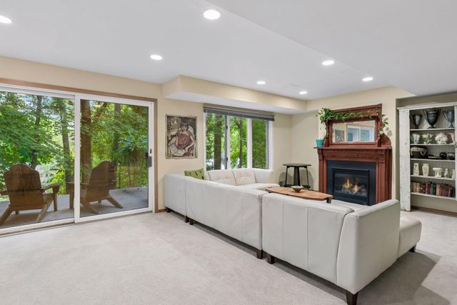 4827 Lamplighters Lane, Minnetonka, MN 55345