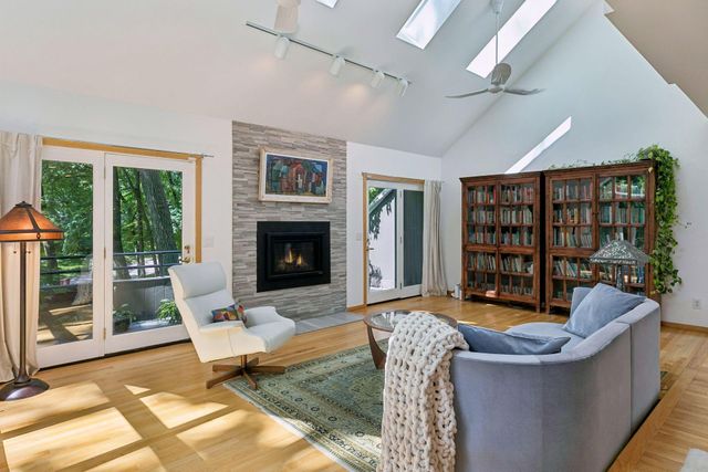 4827 Lamplighters Lane, Minnetonka, MN 55345