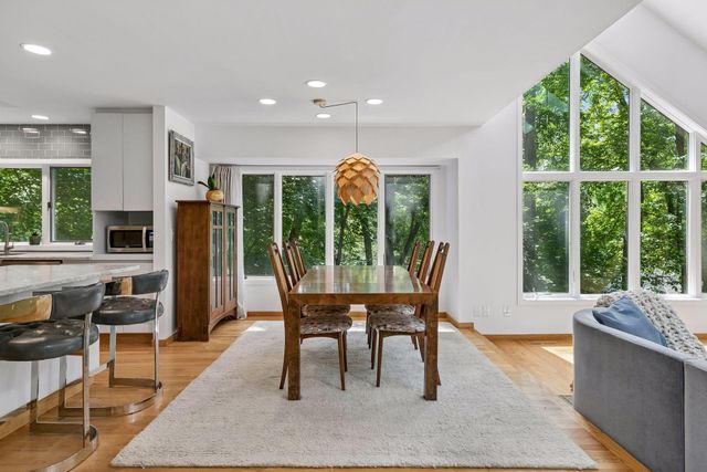 4827 Lamplighters Lane, Minnetonka, MN 55345
