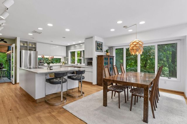 4827 Lamplighters Lane, Minnetonka, MN 55345