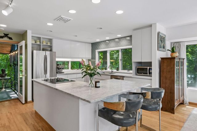 4827 Lamplighters Lane, Minnetonka, MN 55345