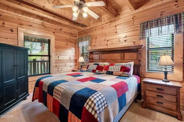 1910 Creek Overlook Way, Pigeon Forge, TN 37862