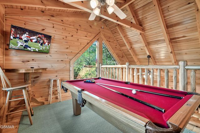 1910 Creek Overlook Way, Pigeon Forge, TN 37862