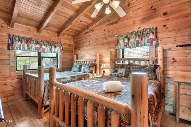 1910 Creek Overlook Way, Pigeon Forge, TN 37862