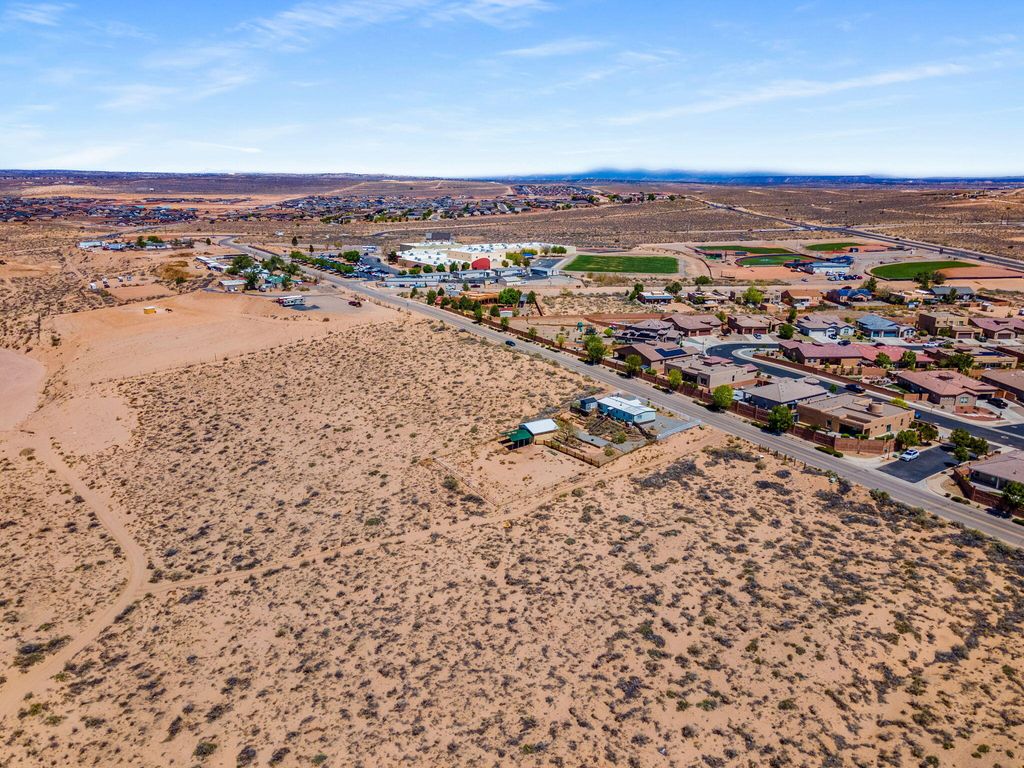 550B Fruta Road NE, Rio Rancho, NM 87124