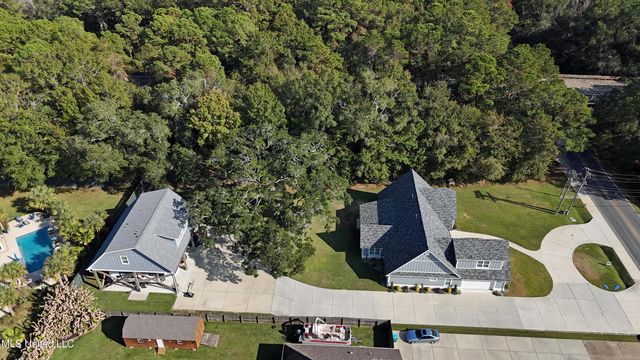 3529 Government Street, Ocean Springs, MS 39564